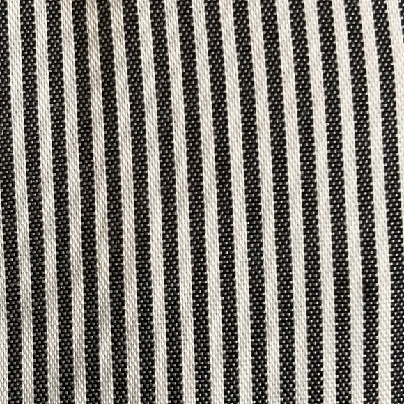 H&M Long Sleeve V-Neck Button Down Striped Shirt. CLEARANCE - Picture 7 of 9